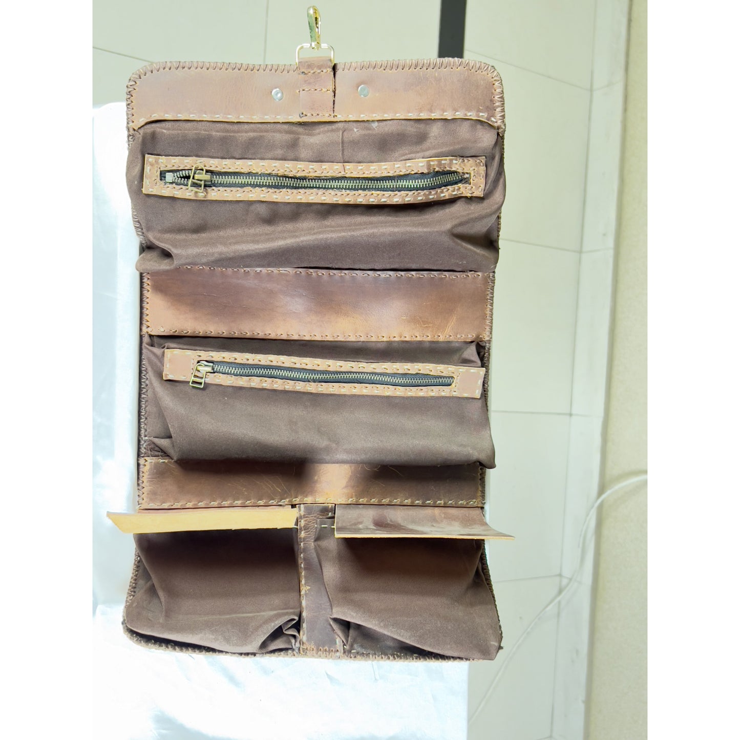 HAND SEWN LEATHER HANGING TOILETRY BAG-1A