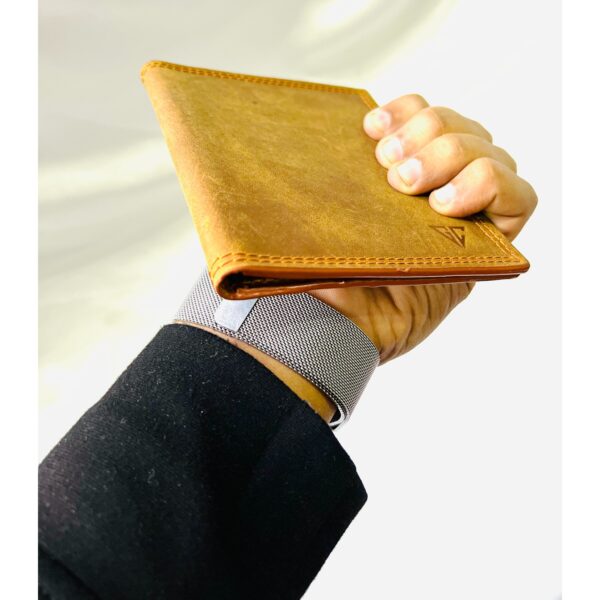 THE TOURIST PASSPORT LEATHER WALLET - Image 8