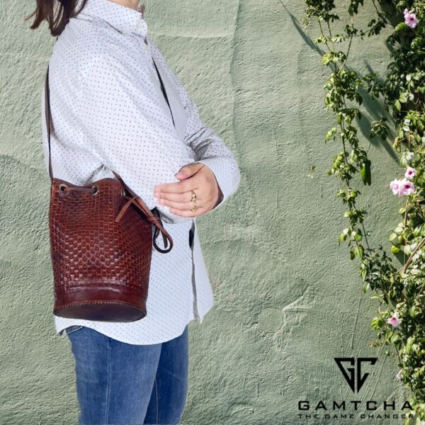 THE HAND SEWN LEATHER BUCKET BAG M11 - Image 2